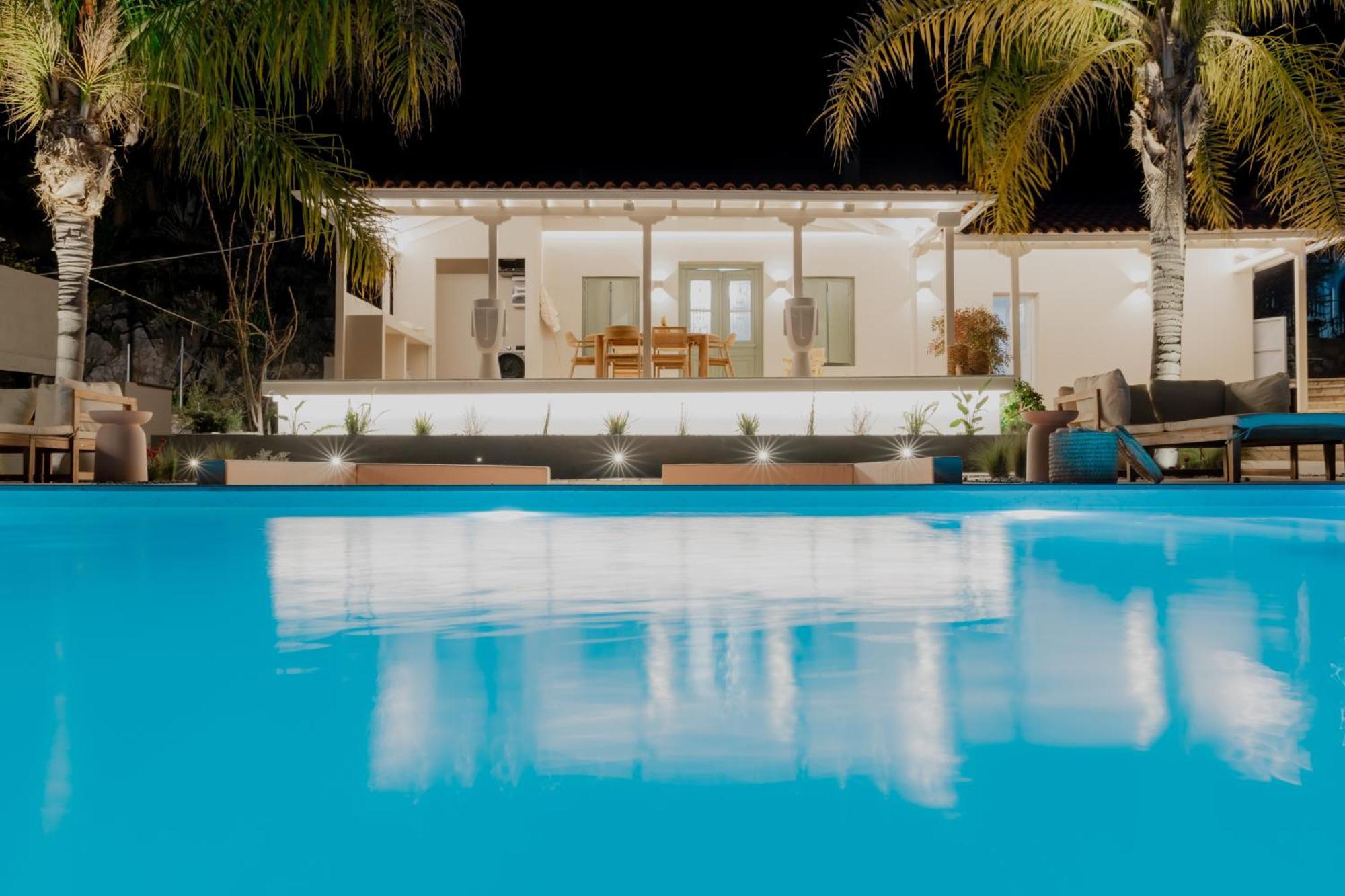 Nafplio Blue Topaz Poolside Villa المظهر الخارجي الصورة